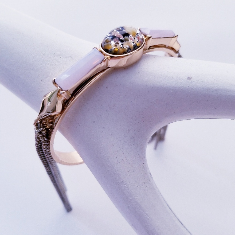 Chic bracelet with chain tassels